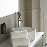 The Tower Premium - Beams & Views - 3 Min Walk To Bernina Express & Station