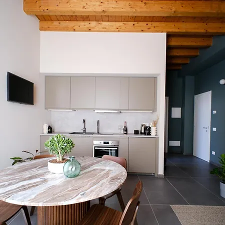 The Tower Premium - Beams & Views - 3 Min Walk To Bernina Express & Station Apartamento Tirano