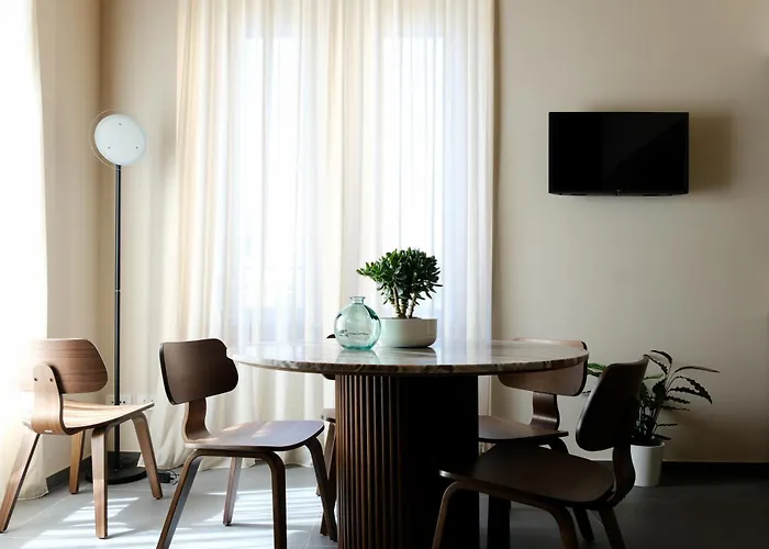 The Tower Premium - Beams & Views - 3 Min Walk To Bernina Express & Station Apartamento *