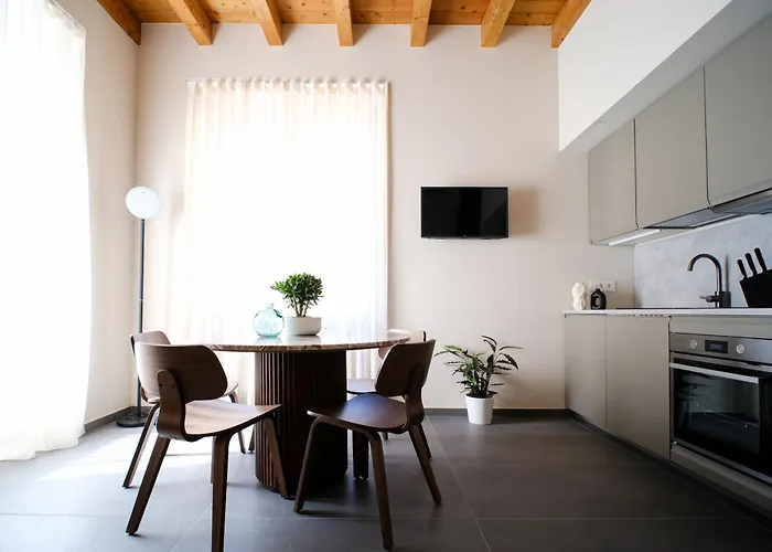 The Tower Premium - Beams & Views - 3 Min Walk To Bernina Express & Station Tirano
