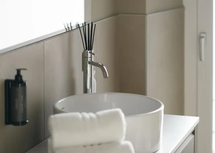 The Tower Premium - Beams & Views - 3 Min Walk To Bernina Express & Station